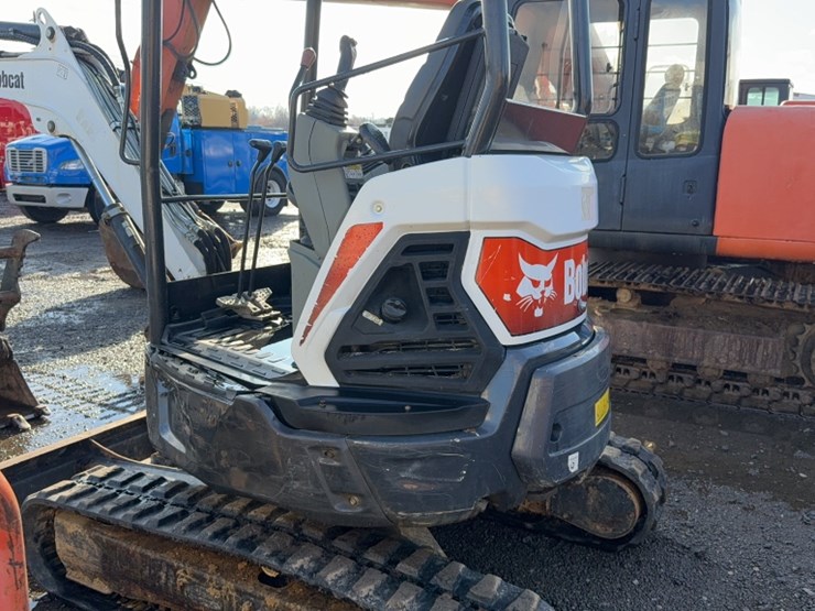 2021-bobcat-e26-image-12