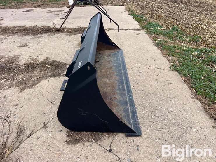 alo-ab-81"-skid-steer-bucket-image-4