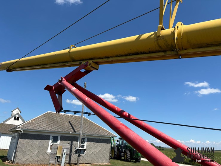 westfield-mk80-61-8"x61'-swing-away-auger-image-19