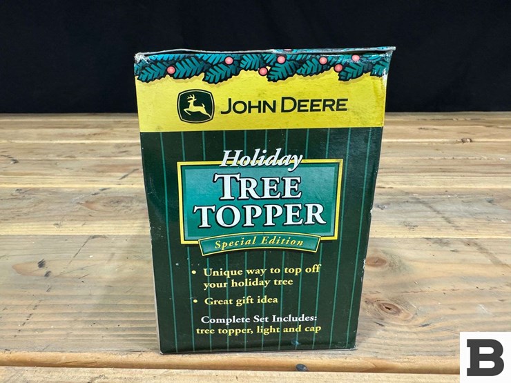 john-deere-tractor-christmas-tree-topper-image-4