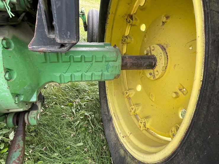 john-deere-4040-image-22
