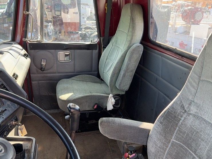 1998-cummins-m11-image-14