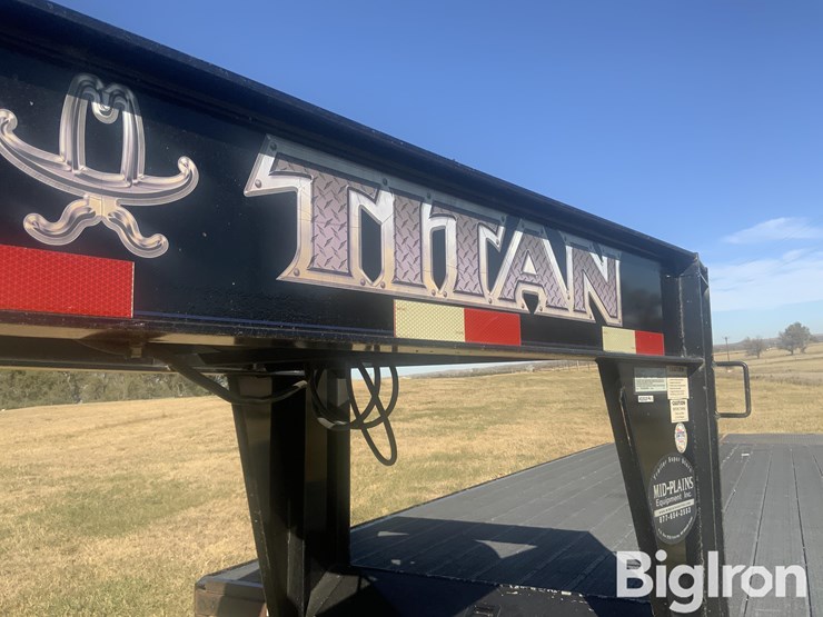 2013-titan-trailer-image-11