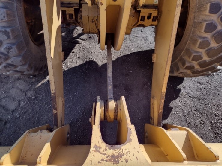 2003-caterpillar-924g-image-16