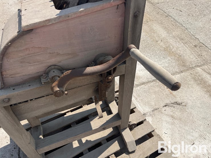 bush’s-no.7-corn-sheller-image-17