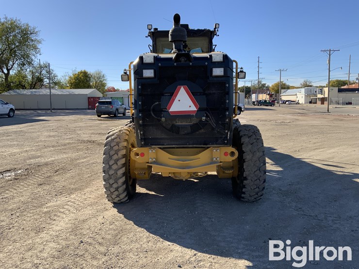 2018-caterpillar-12m3-awd-image-6