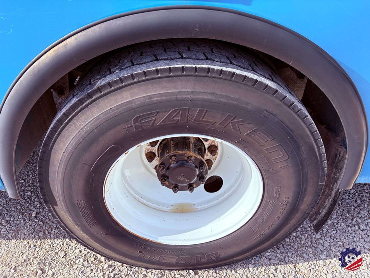 2012-peterbilt-337-image-14