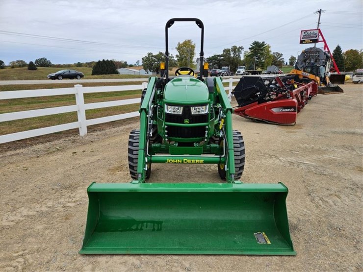 #3081-•-john-deere-4052-4x4-tractor/-400e-loader-image-8