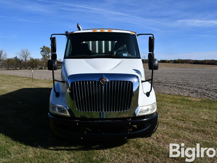 2006-international-8600-image-2