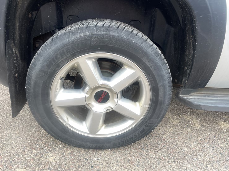 2010-gmc-yukon-image-94