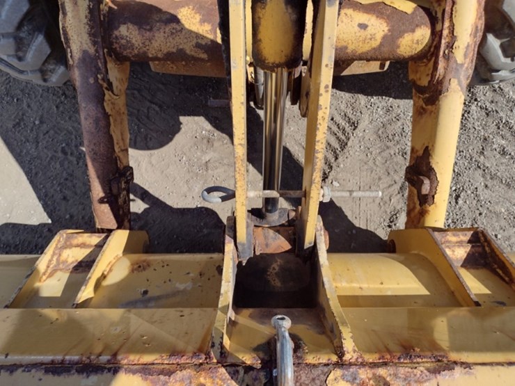 caterpillar-420d-image-20