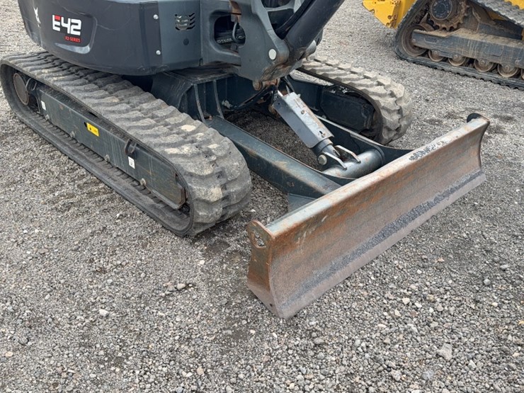 2021-bobcat-e42-image-7