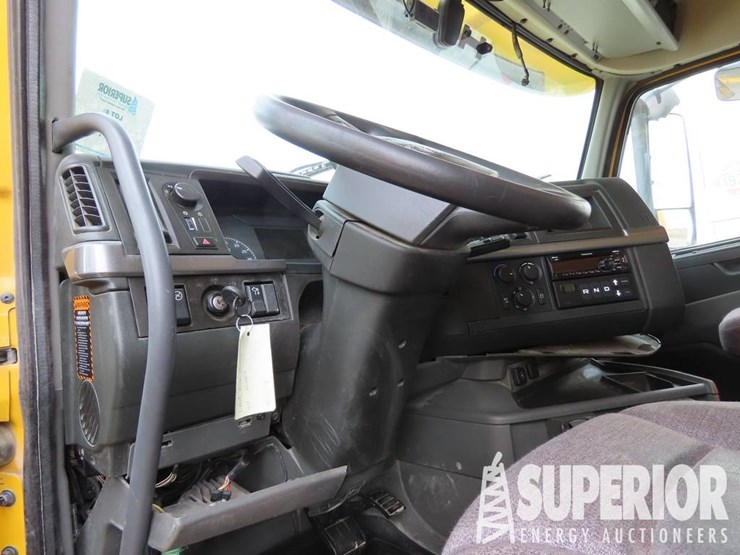 (x)-(2-1)-2020-volvo-vhl-t/a-truck-tractor-w/-day...-image-5