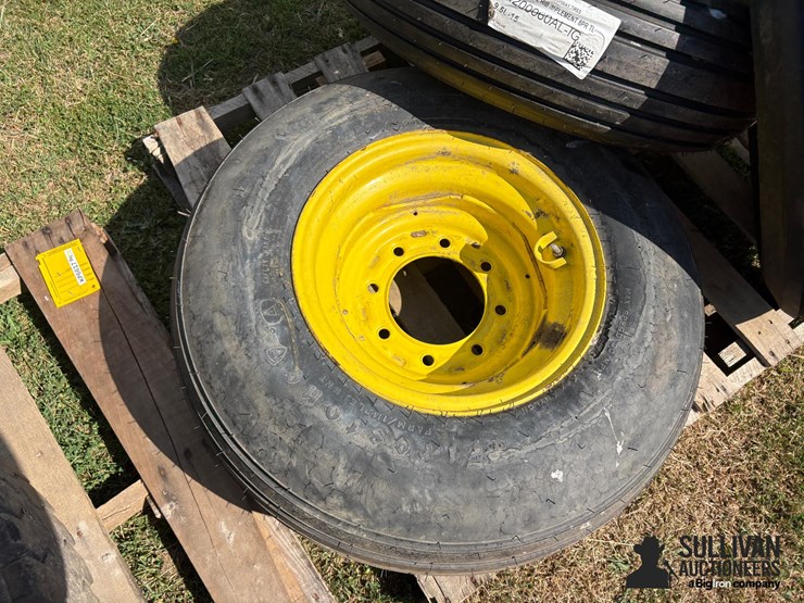 john-deere-rims-w/-tires-image-9