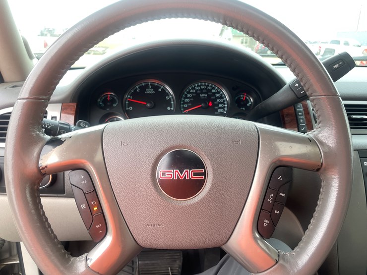 2010-gmc-yukon-image-53