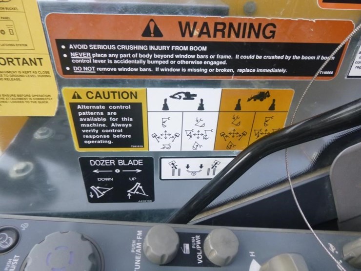 2016-deere-85g-image-16