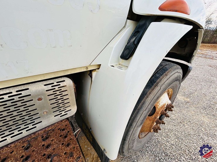 2013-international-durastar-4400-image-48