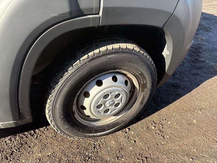 2018-ram-promaster-1500-image-10