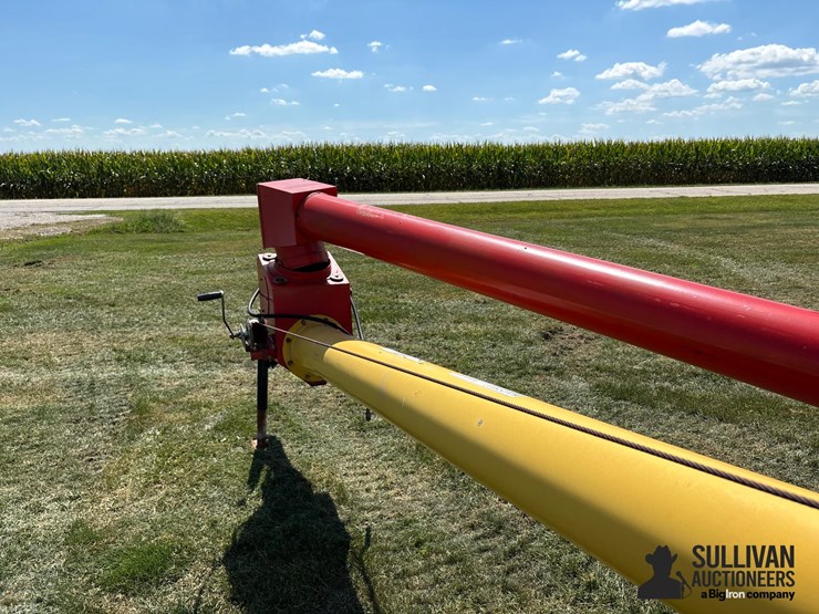 westfield-mk80-61-8"x61'-swing-away-auger-image-19