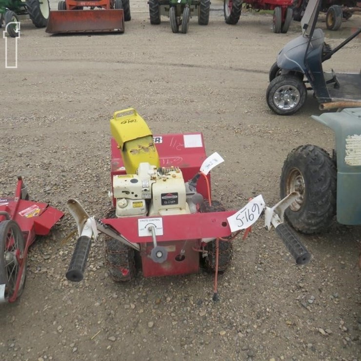 SNAPPER SNOW BLOWER 204