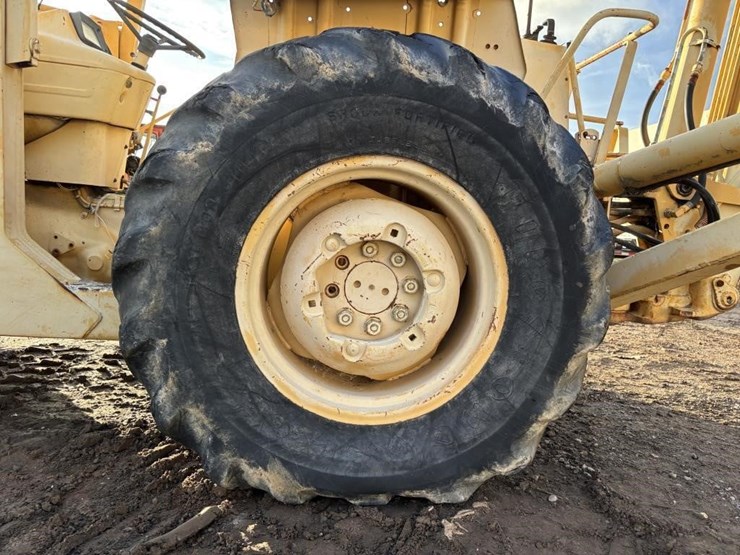 1975-ford-445a-image-27