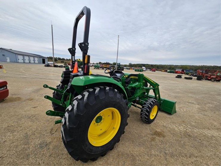 #3081-•-john-deere-4052-4x4-tractor/-400e-loader-image-5