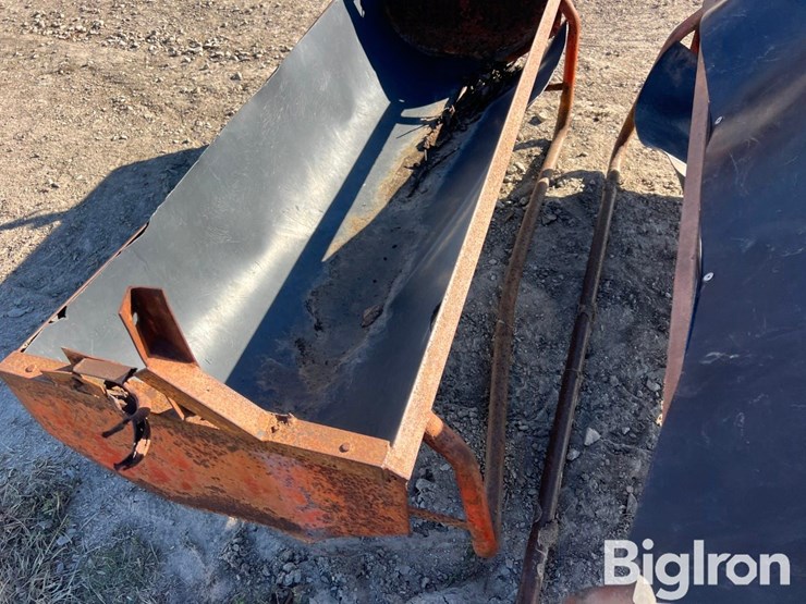 bunk-style-mineral-feeders-image-16