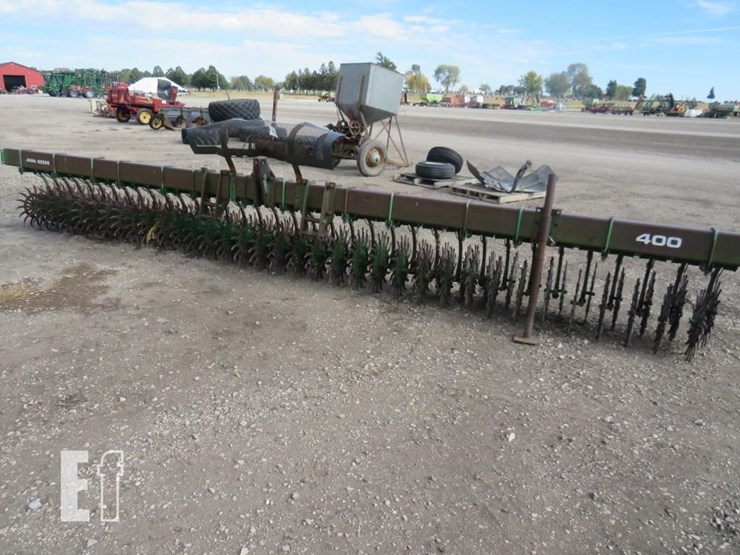 john-deere-400-image-1