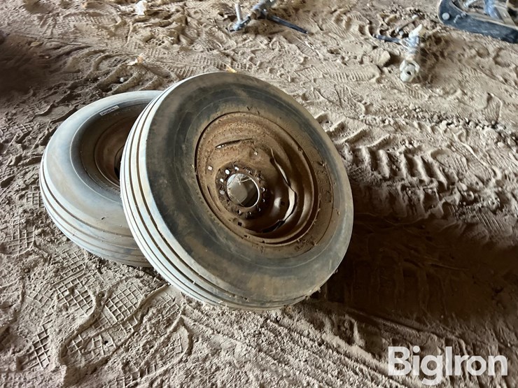 implement-9.5l-15sl-tires-image-6