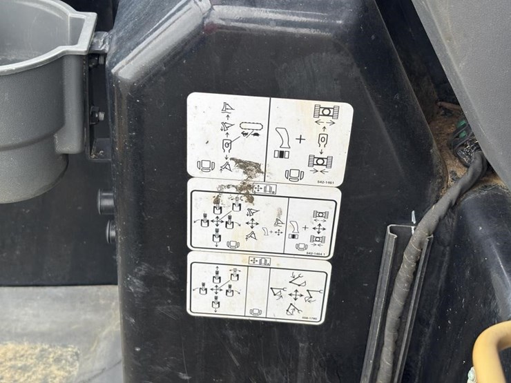 2022-caterpillar-302.7cr-image-31