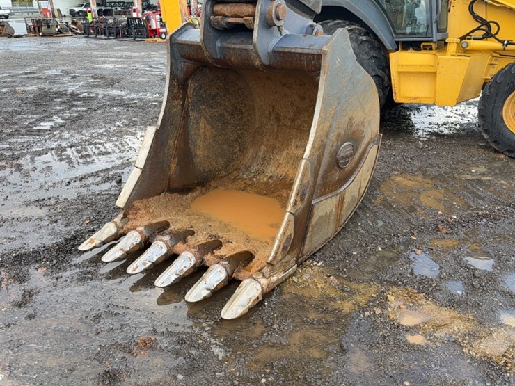 2023-komatsu-pc210-image-4