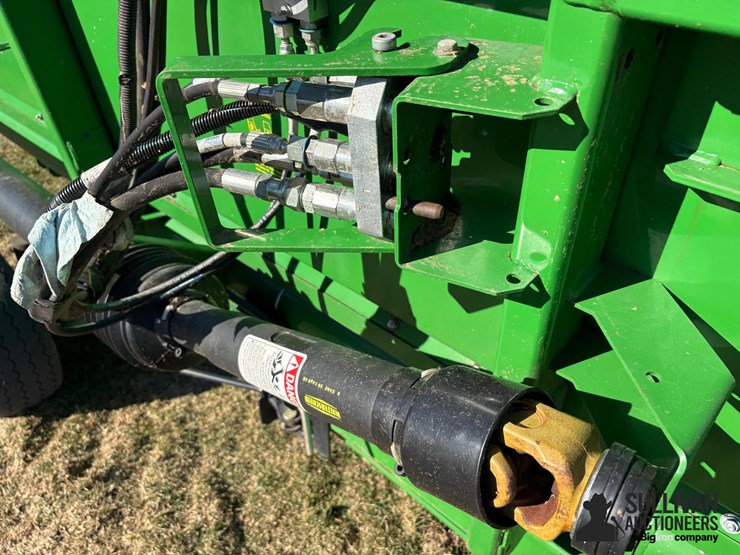 2014-john-deere-630f-image-16