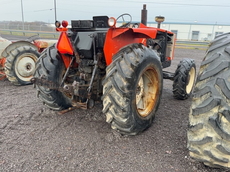 #3056-•-allis-chalmers-tractor-image-8