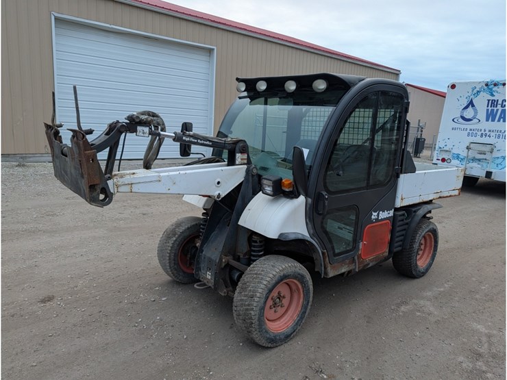 2009-bobcat-5600-toolcat-image-3
