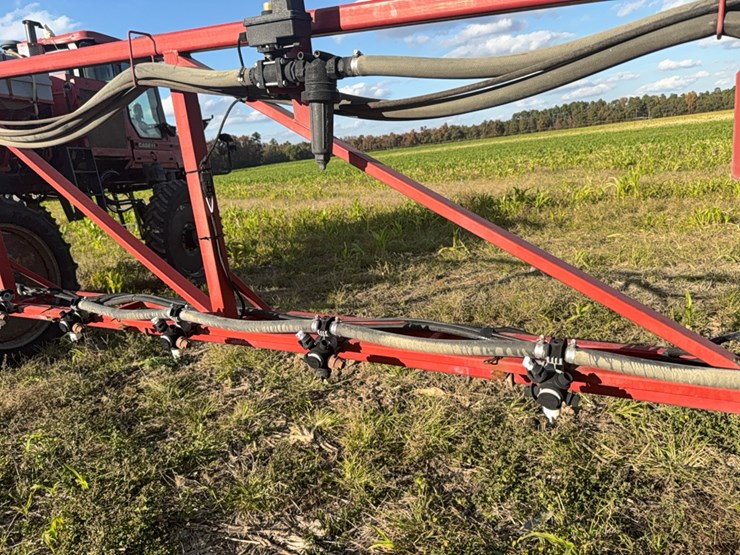 case-ih-3185-patriot-sprayer-image-23