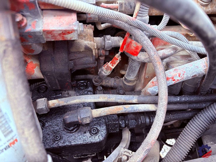 2009-freightliner-m2-106-image-24