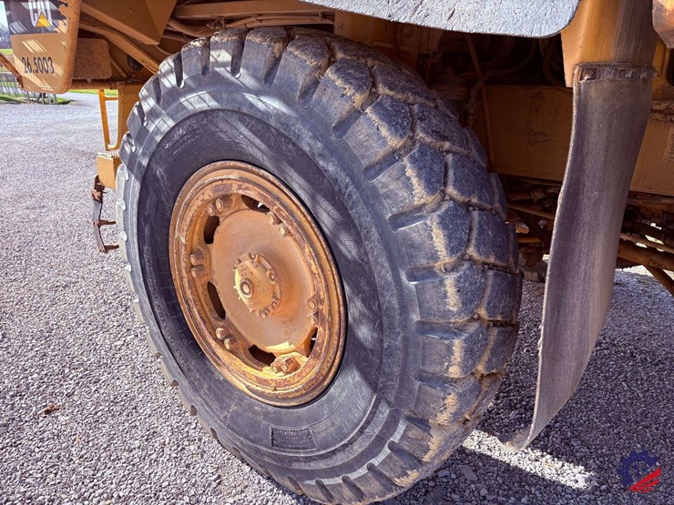 1990-caterpillar-769c-image-15