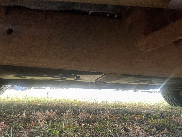 2004-ford-explorer-image-21