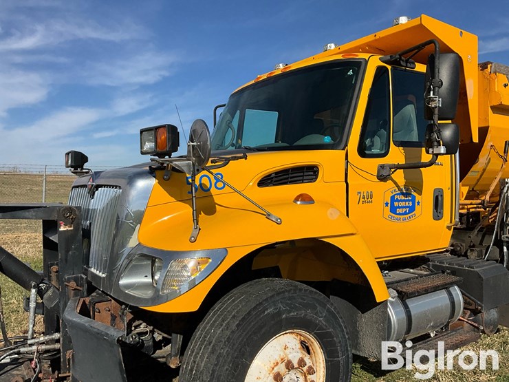 2003-international-7400-image-9