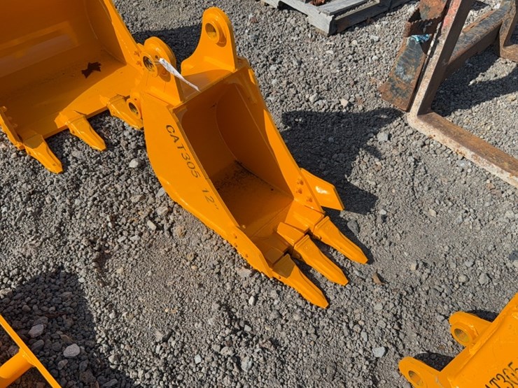 caterpillar-305-image-2