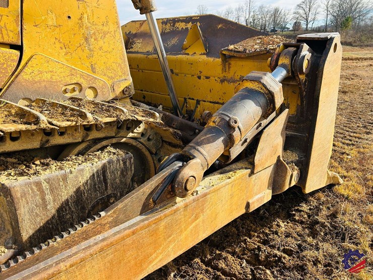 2005-caterpillar-d8t-image-59