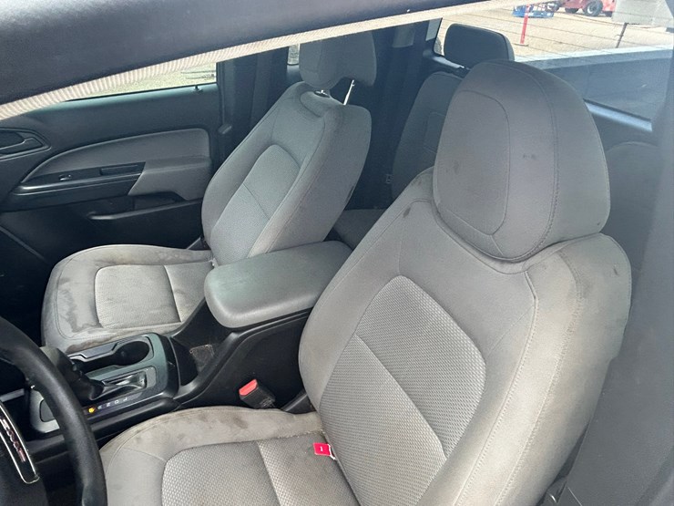 2018-gmc-canyon-image-12