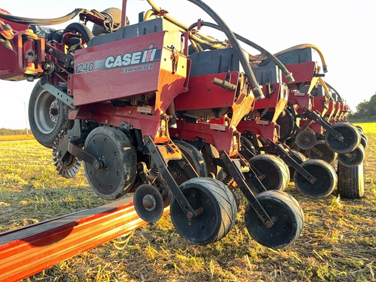 case-ih-1240-image-72