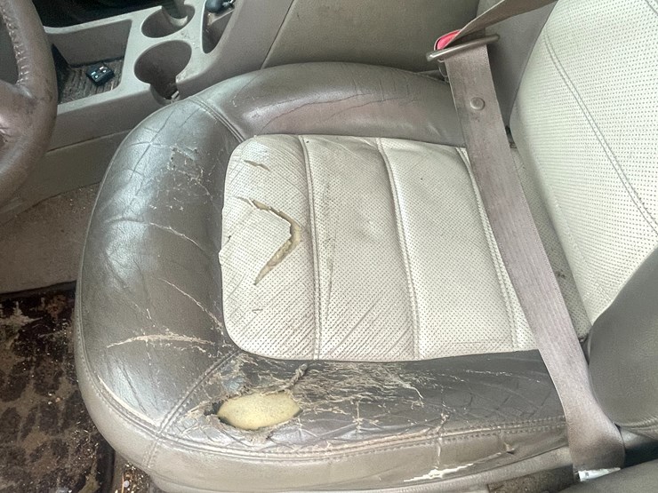 2004-ford-explorer-image-41