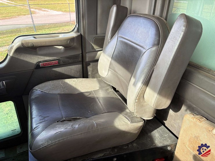 2009-kenworth-t800-image-108