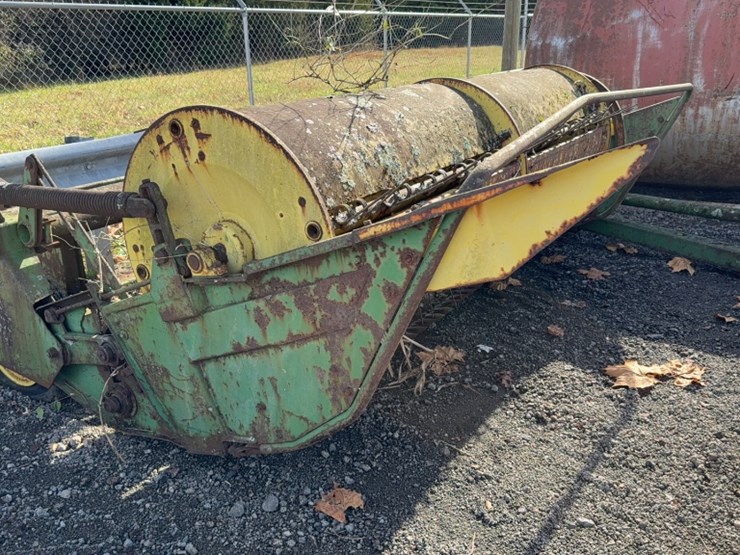 john-deere-8-image-1