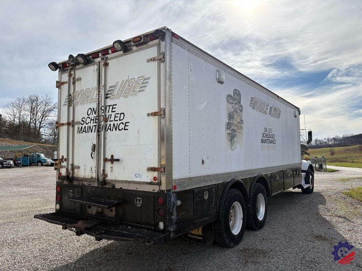 2009-kenworth-t800-image-3