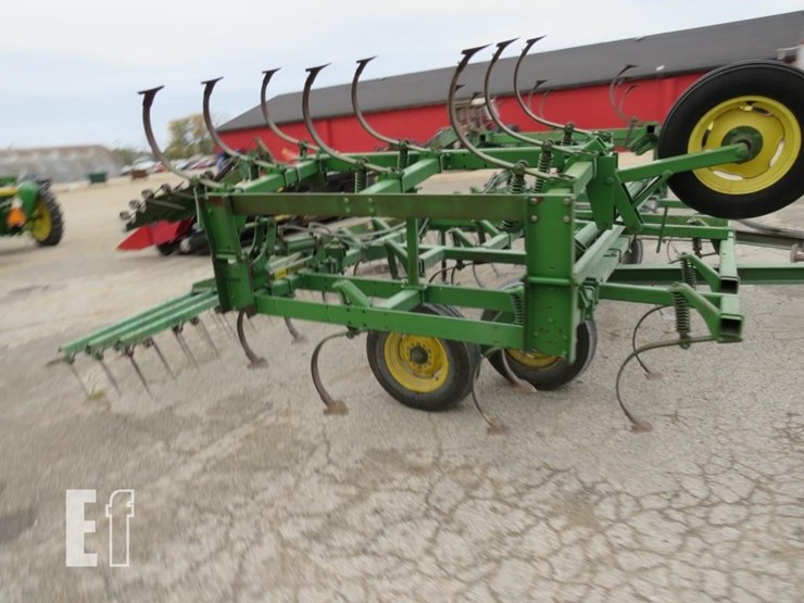 john-deere-1010-image-3