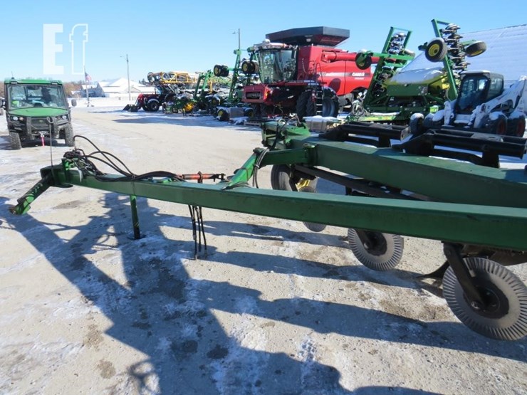 john-deere-2810-image-11