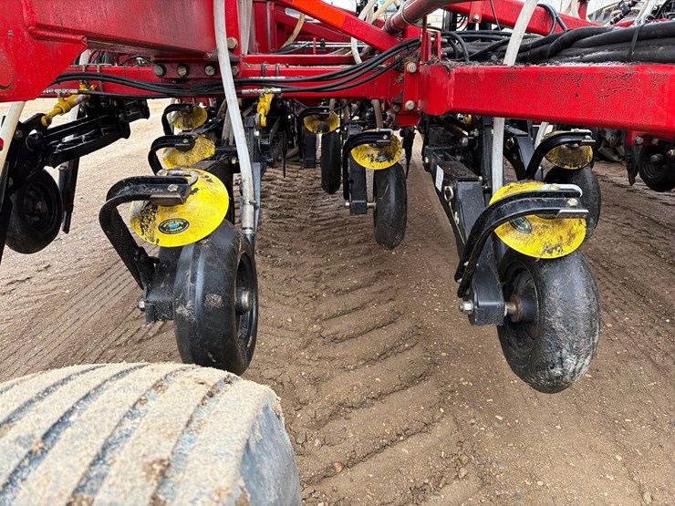 2016-bourgault-3320-66-image-21